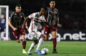 Jogadores do Fluminense comemoram vitória e exaltam saída da zona de rebaixamento