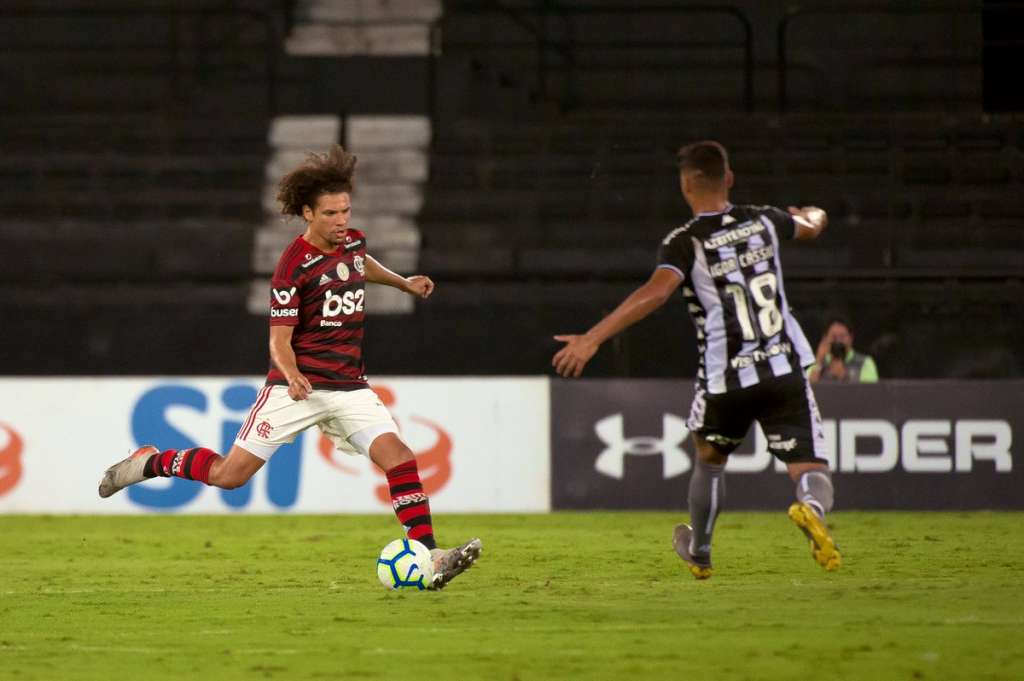 Fla admite falta de 'nota artística' em triunfo contra time que 'só sabe bater' 