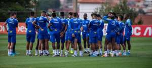 Endividado, time mineiro paga parte dos salários do mês de setembro