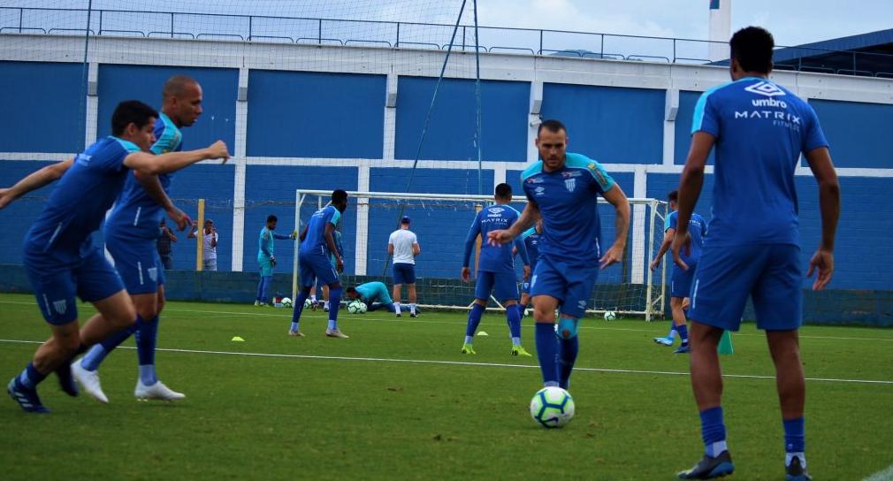 Apesar do momento ruim, João Paulo avisa: “Temos que honrar a camisa do Avaí”