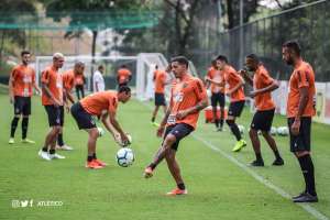 Mancini tem 'quebra-cabeça' no meio de campo do Atlético-MG antes do clássico