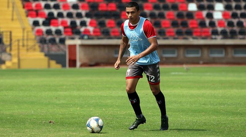 Meia de time da Série B critica torcida: “Sinto falta de apoio”