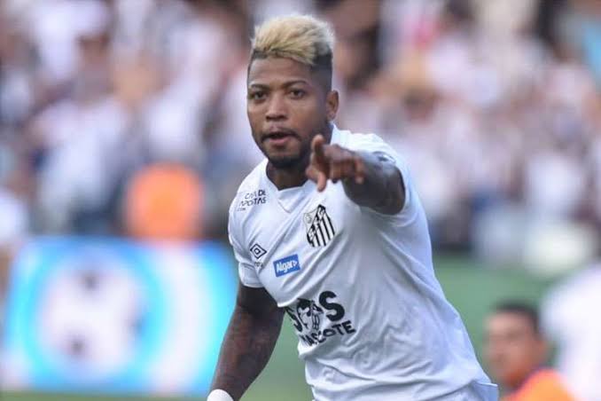 Em Goiânia, Santos aposta em trio de atacantes para vencer a quarta seguida
