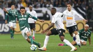 Palmeiras e Corinthians fazem clássico para se manterem vivos no Brasileirão