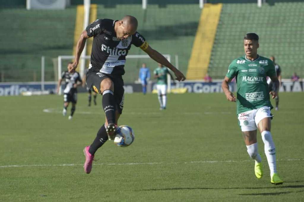 Roger teve apenas uma chance ao longo dos 90 minutos (Foto: Álvaro Jr./Ponte Press)