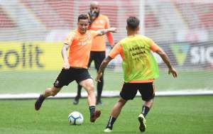 Por vaga na Libertadores, Inter busca a reabilitação em casa contra o Fluminense