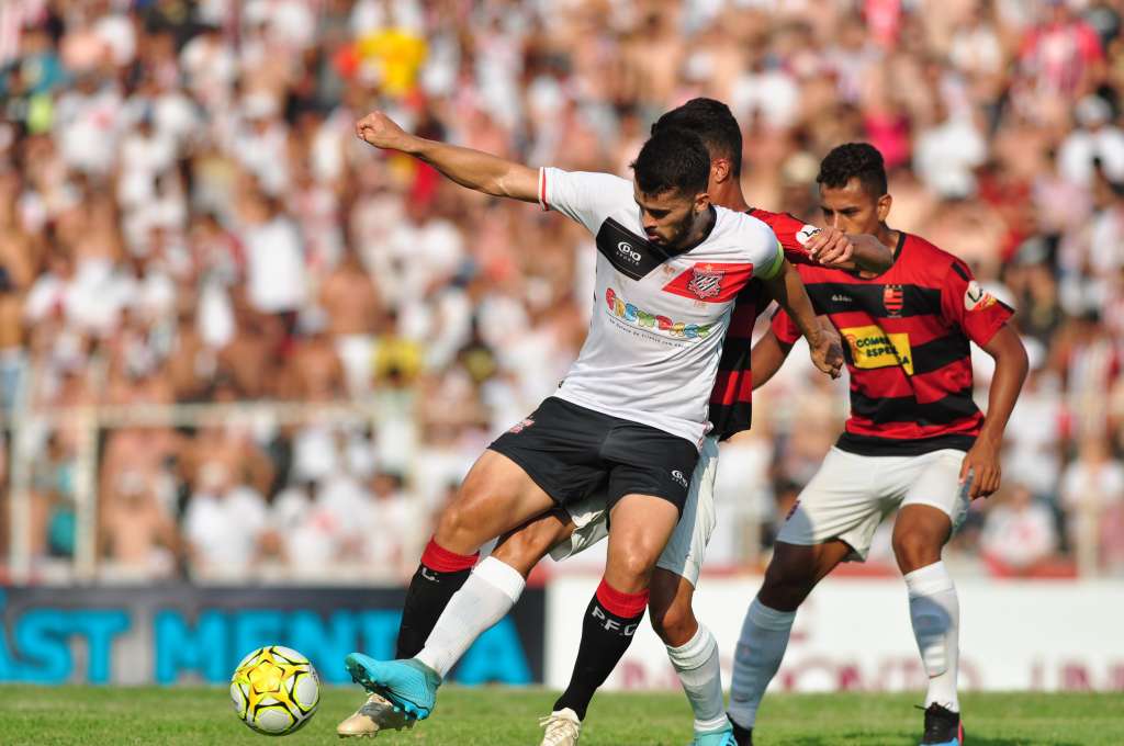 Parceria rendeu o título da Segunda Divisão. Foto: Gustavo Amorim