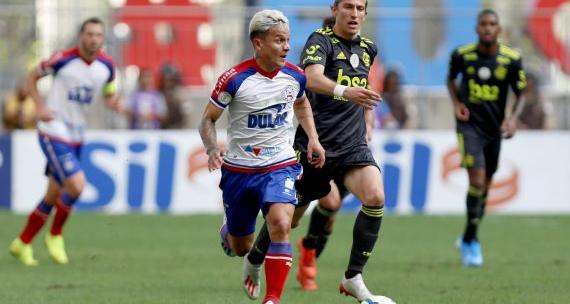 Atacante justifica derrota do Bahia diante do Flamengo: ‘Cometemos erros grosseiros’
