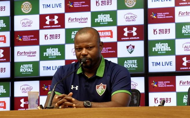 Marcão lamenta derrota, mas elogia dedicação do Fluminense em ‘jogo muito difícil’