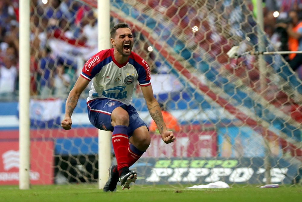 Atacante do Bahia se desculpa após dizer que sonha em jogar no Flamengo