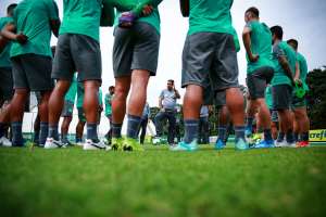 No aguardo por pagamento, jogadores pedem que Chape priorize acerto com funcionários