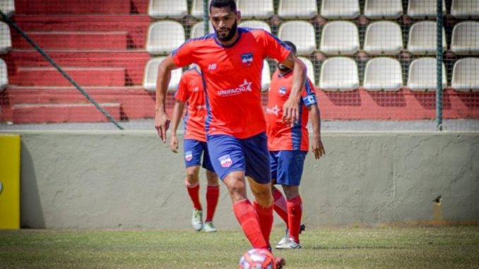 Mineiro: Caldense anuncia meia que se destacou no São Caetano entre 2010 e 2012
