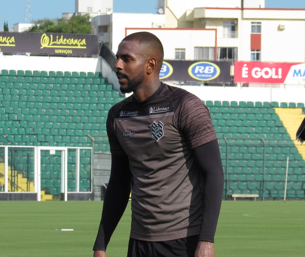 Série B: Zagueiro reforça o Figueirense após levar 13 pontos no joelho