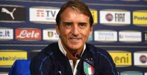 Após polêmica, Mancini quer que Balotelli retorne à seleção da Itália por méritos