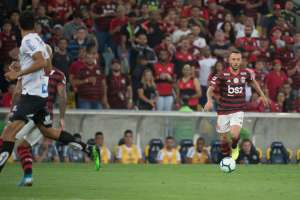 Lateral respeita River Plate, mas afirma que Flamengo é potência na América do Sul