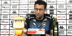 Gabriel vê Botafogo aliviado com vitória e exalta apoio da torcida no Engenhão