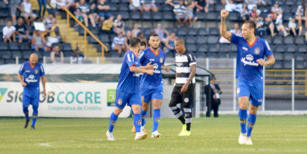 O São Caetano venceu o jogo de ida por 3 a 2 (Foto: Antônio Trivelin/Divulgação/FPF)