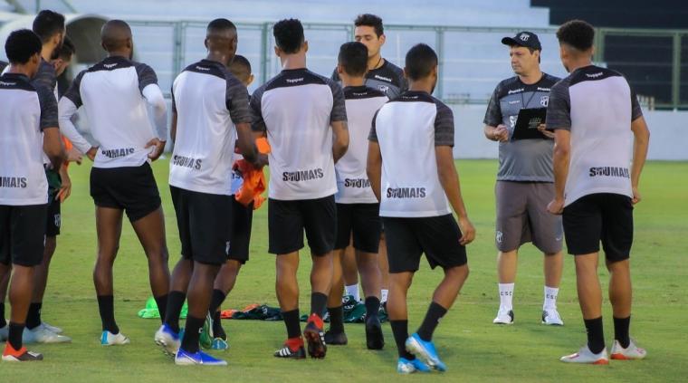Na briga contra a degola, Ceará perde zagueiro até o fim do Brasileirão