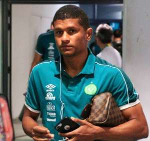 Ex-volante do Palmeiras deixa futuro em aberto na Chapecoense