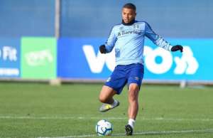 David Braz nega clima de revanche no Grêmio contra o Fla: 'Temos outros desafios'