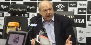 Peres consegue efeito suspensivo no STJD e retoma funções no Santos