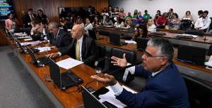 Senado aprova lei que proíbe venda de bebidas alcoólicas em estádio