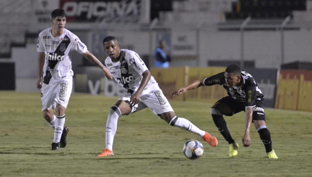 Figueirense derrota a Ponte Preta - Álvaro Jr/PontePreta