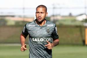 Jair participa de treino e indica retorno ao Atlético-MG contra o Fluminense