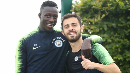 Inglês: Português é suspenso por brincadeira inapropriada com companheiro do City