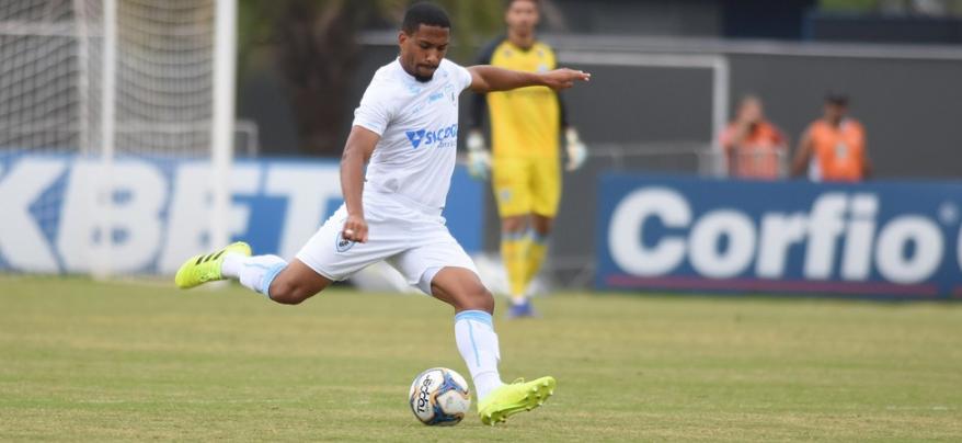 Silvinho vê lista de desfalques aumentar com o Londrina dentro da degola