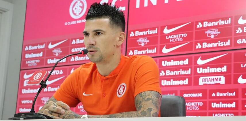 Zagueiro deixa escapar acerto do Internacional com treinador argentino