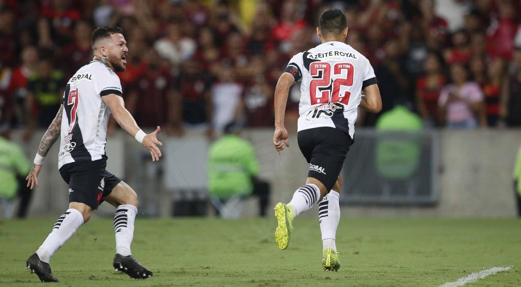 Flamengo 4 x 4 Vasco – Clássico de oito gols, duas viradas e eletrizante no Maracanã