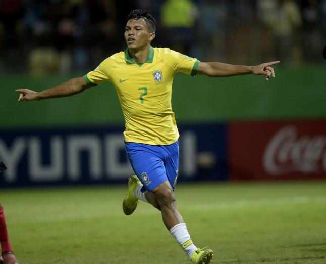 Veron deixou o dele! (Foto: Alexandre Loureiro/CBF) Veron deixou o dele! (Foto: Alexandre Loureiro/CBF)