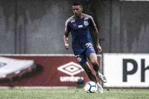 Com só 9 jogos no Santos, Tailson pode fazer 3º clássico seguido como titular