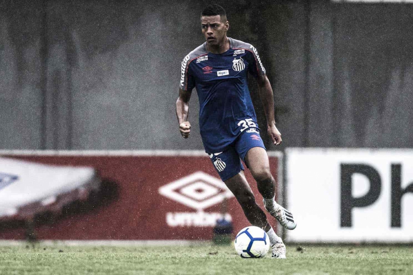 Com só 9 jogos no Santos, Tailson pode fazer 3º clássico seguido como titular