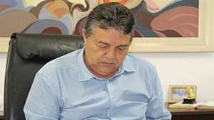 Elenco do São Caetano cogita não jogar final e presidente promete acertar salários