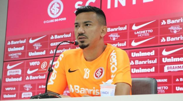 Lindoso celebra semana livre no Inter: ‘Mais coragem para fazer o que treinamos’