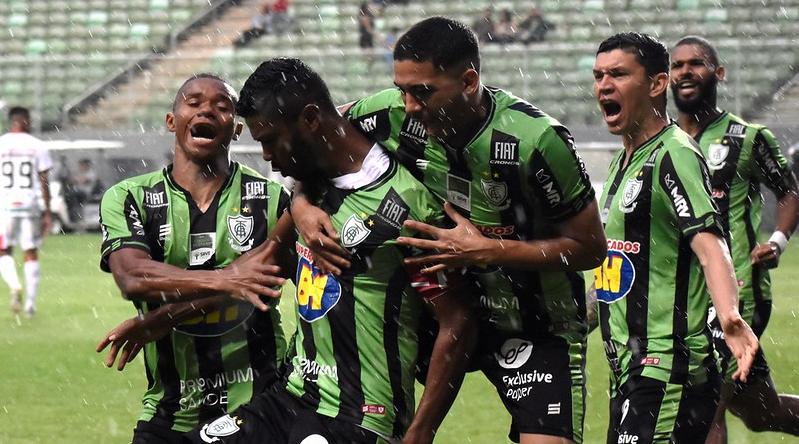América-MG 2 x 1 Vitória – Coelho vence no Independência e entra no G-4