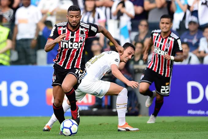 Com Libertadores na mira, Santos e São Paulo jogam na Vila lotada