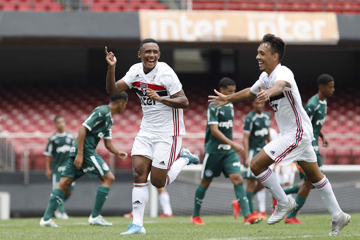 PAULISTA SUB 17: São Paulo faz 2 a 0 e abre boa vantagem sobre o Palmeiras na final
