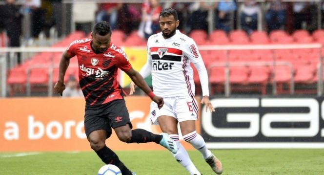 Clássico San-São na Vila Belmiro lotada abre a rodada do Brasileirão