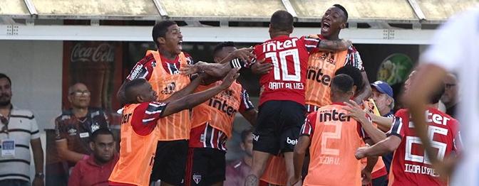 São Paulo empatou com Daniel Alves. Foto: Rubens Chiri