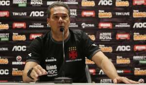 Vanderlei Luxemburgo evita projetar 2020 e pede mudança de patamar ao Vasco
