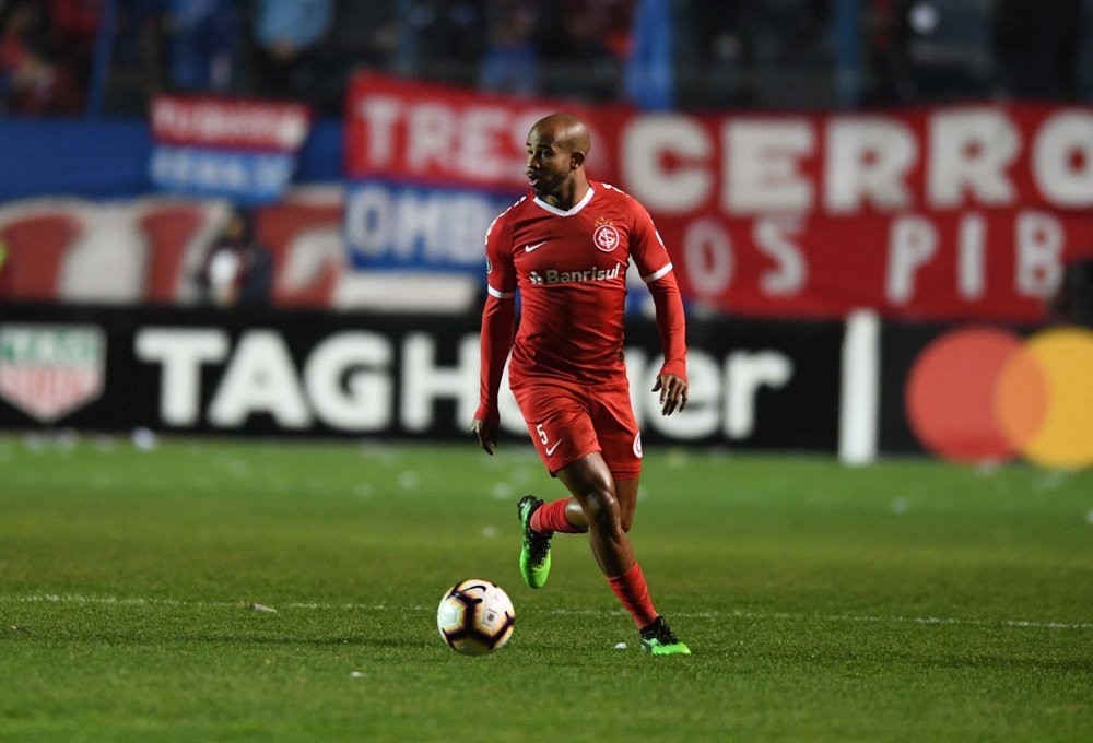 Jogadores do Inter se contentam em evitar ultrapassagem do Corinthians