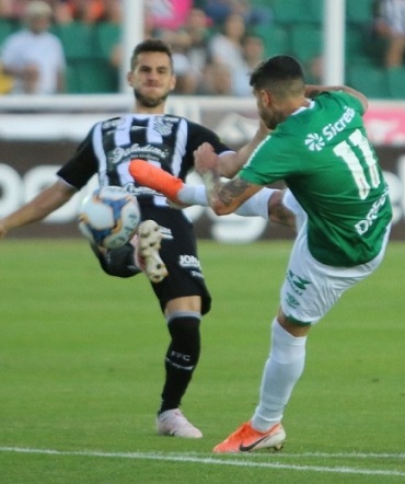 Breno, do Figueirense, perde o gol mais feito do ano