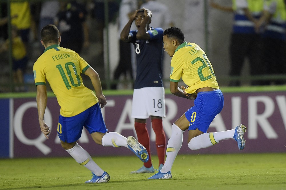 Herói do título no Mundial Sub-17, Lázaro comemora: ‘Tenho sorte em decisões’
