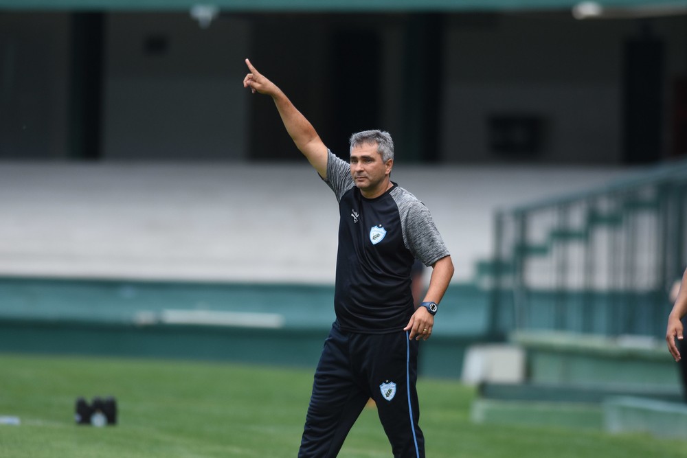 Série B: ‘A situação é muito difícil’, admite técnico do Londrina