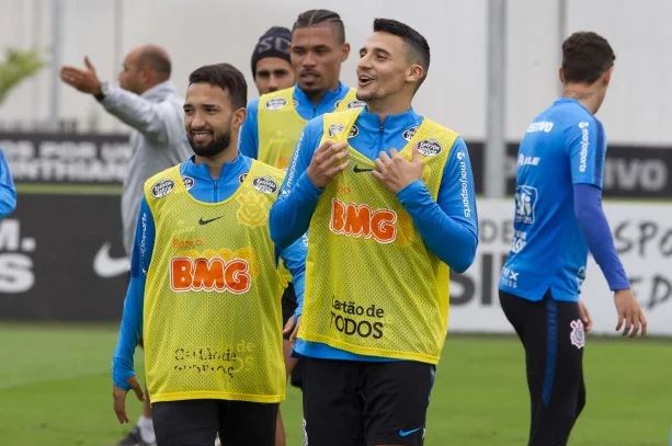 Devolvido ao Corinthians pela Ponte, volante acerta com outro time da Série B