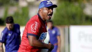 Roger Machado joga a toalha e traça outra meta para o Bahia no Brasileirão