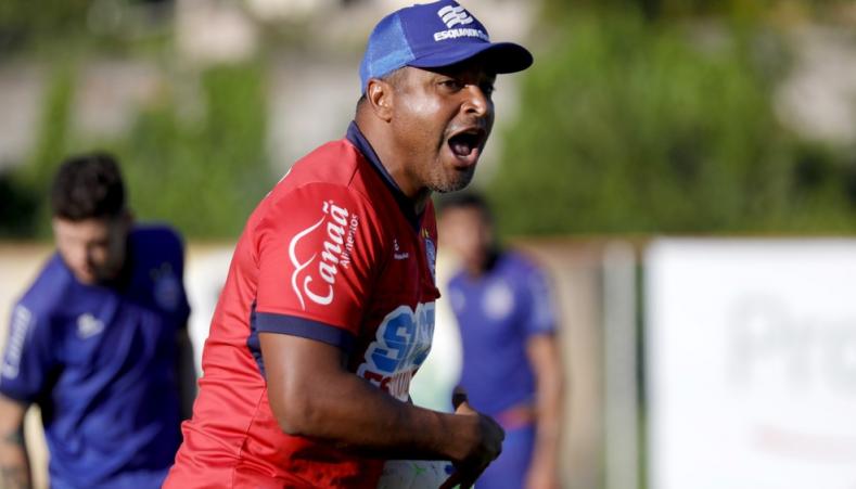 Roger Machado joga a toalha e traça outra meta para o Bahia no Brasileirão
